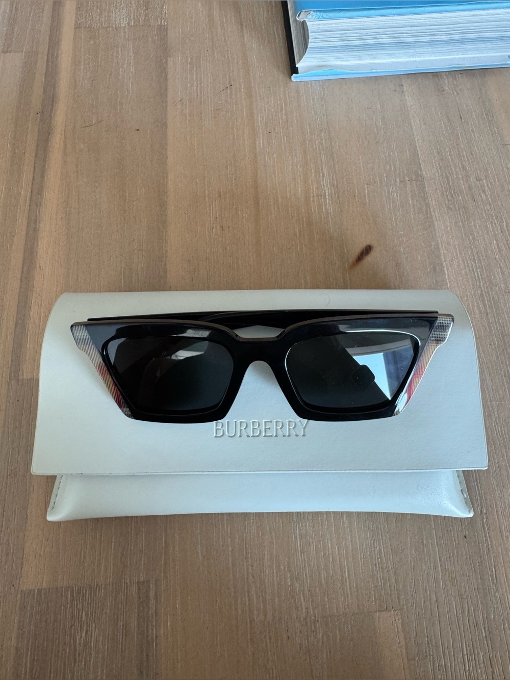 Burberry BE4392-U Briar Black Vintage Check Sunglasses w/ Case & Cloth